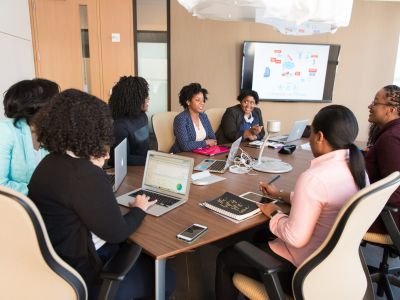 team meeting - IT support chicago - common cybersecurity issues, Cyberscore, cybersecurity companies Chicago